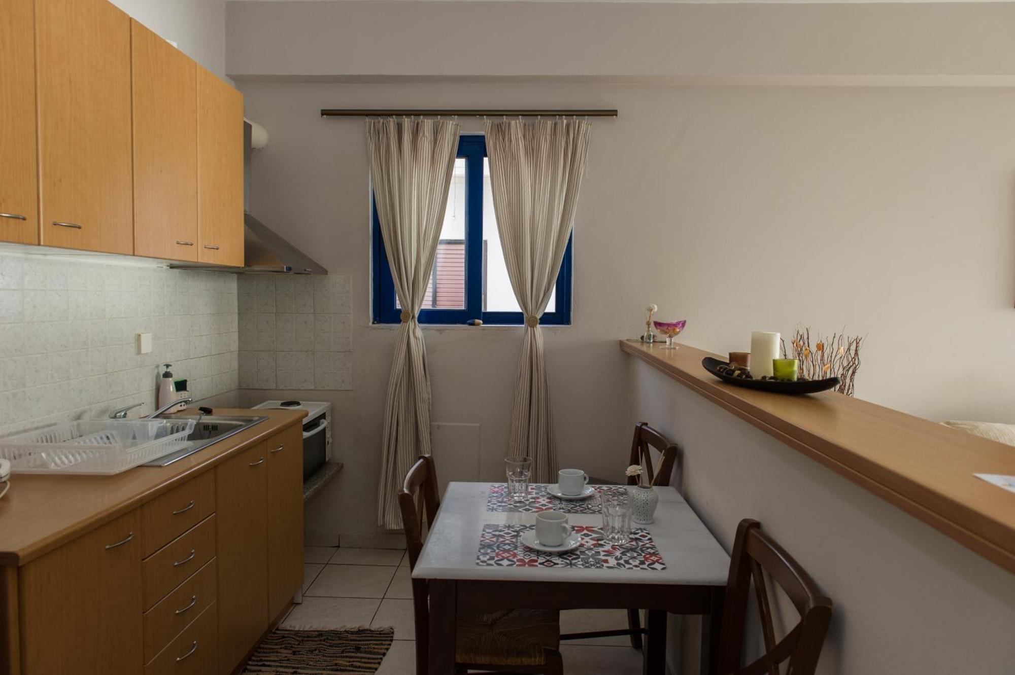 קלמאטה Kamari Blue Apartments מראה חיצוני תמונה