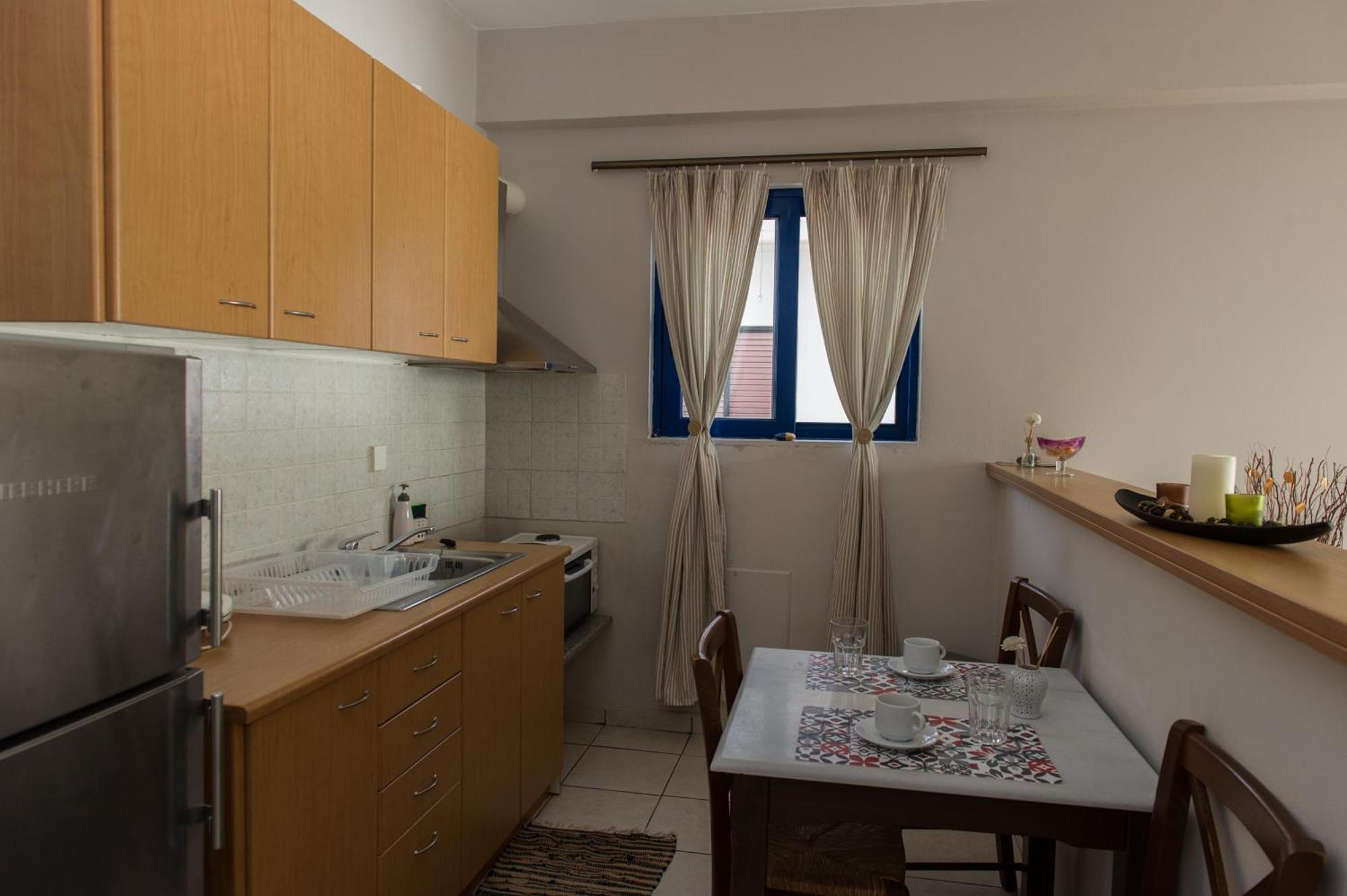 קלמאטה Kamari Blue Apartments מראה חיצוני תמונה