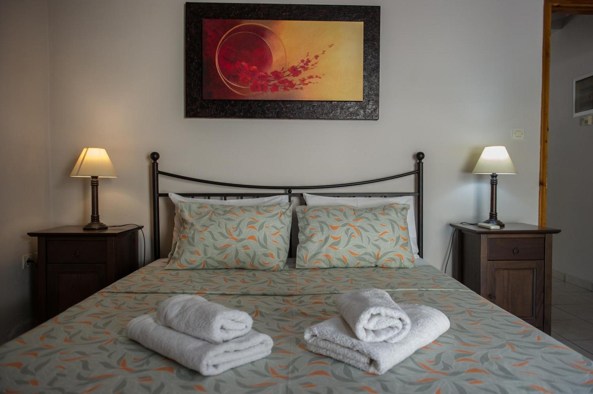 קלמאטה Kamari Blue Apartments מראה חיצוני תמונה