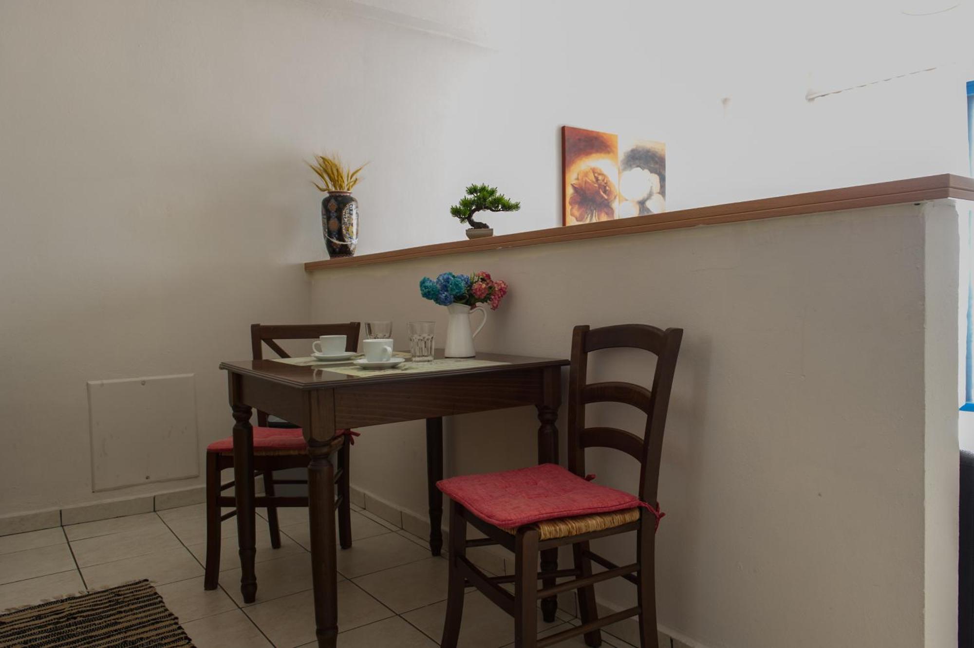 קלמאטה Kamari Blue Apartments מראה חיצוני תמונה