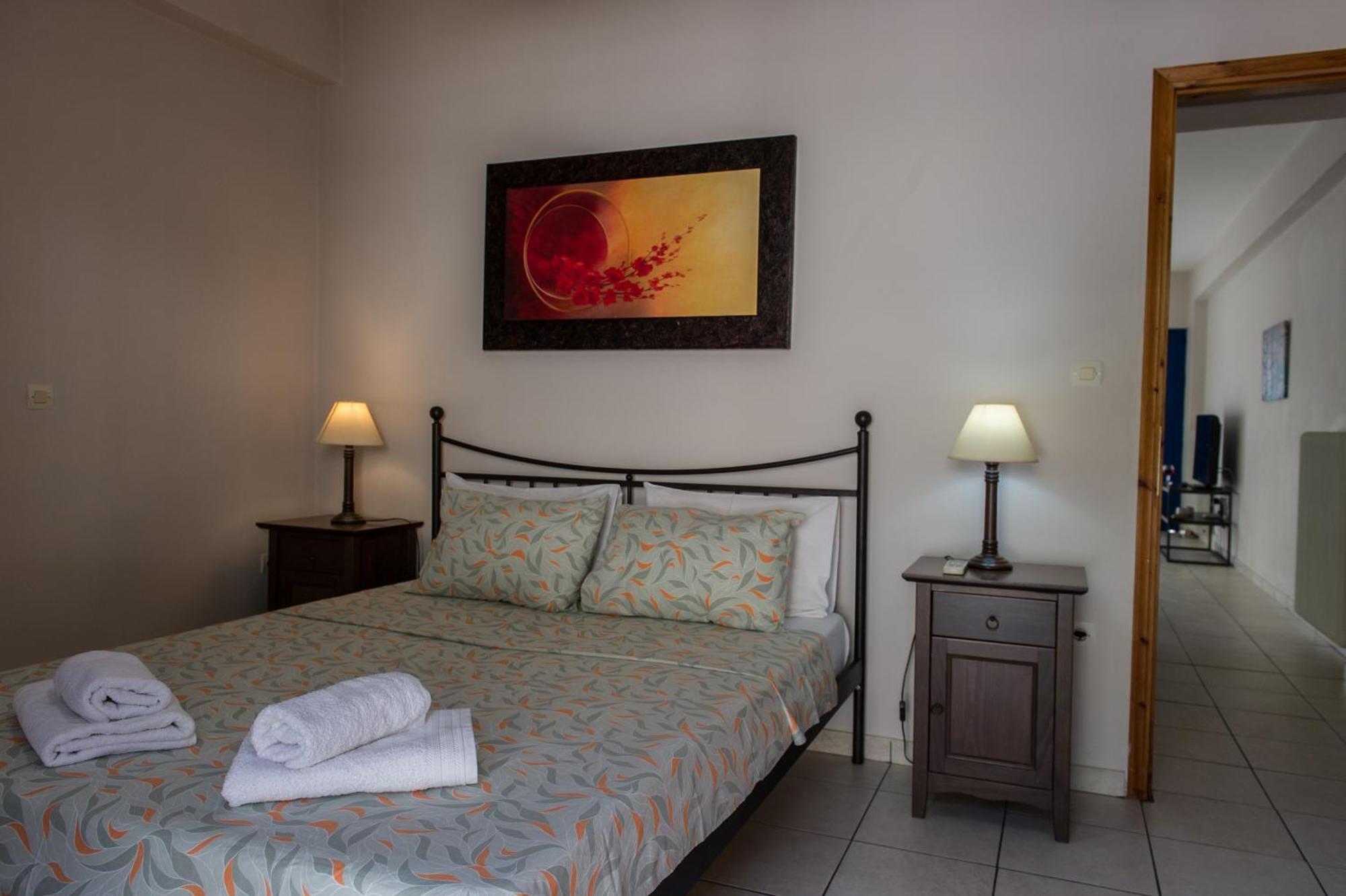 קלמאטה Kamari Blue Apartments מראה חיצוני תמונה