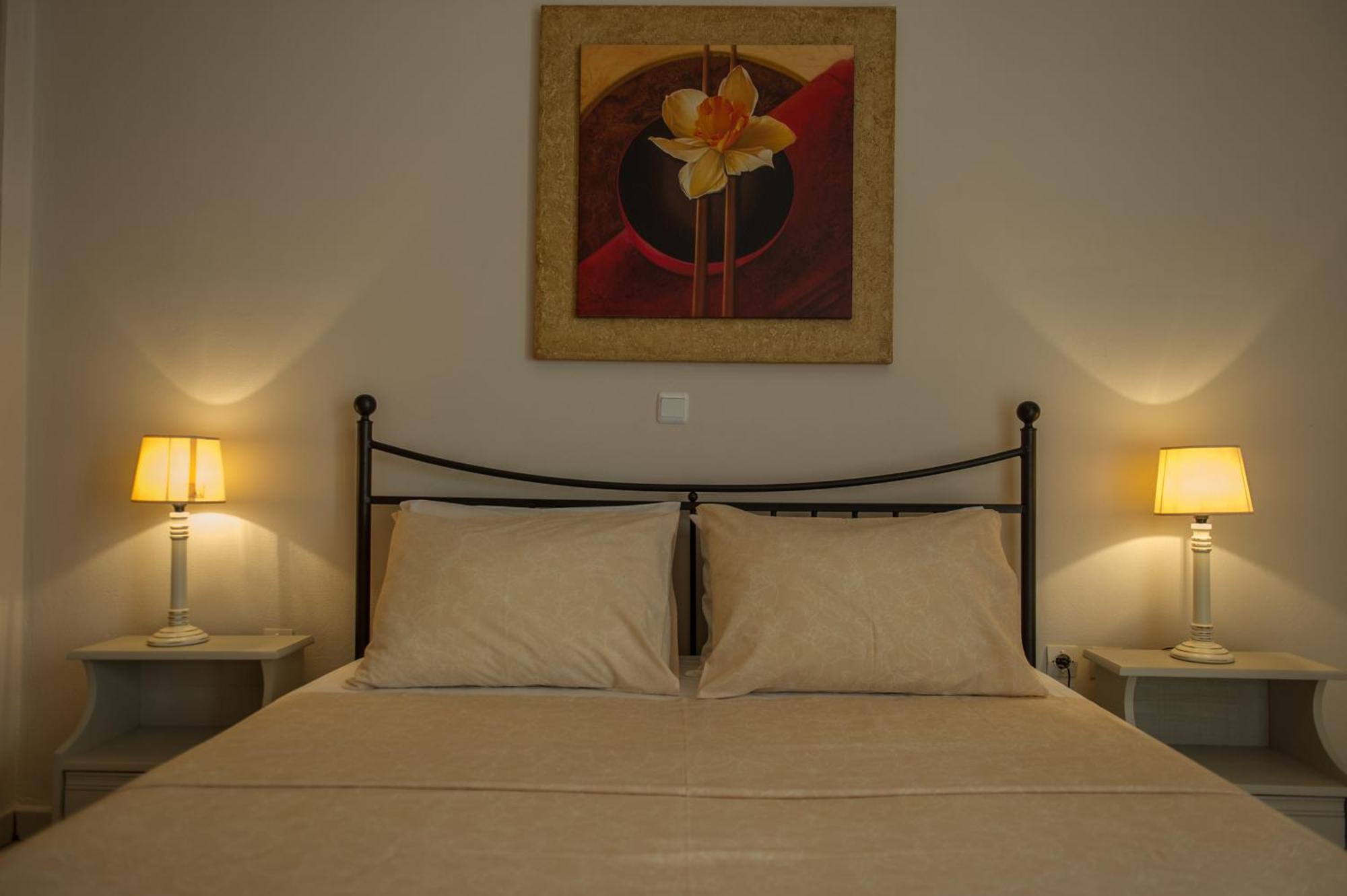 קלמאטה Kamari Blue Apartments מראה חיצוני תמונה